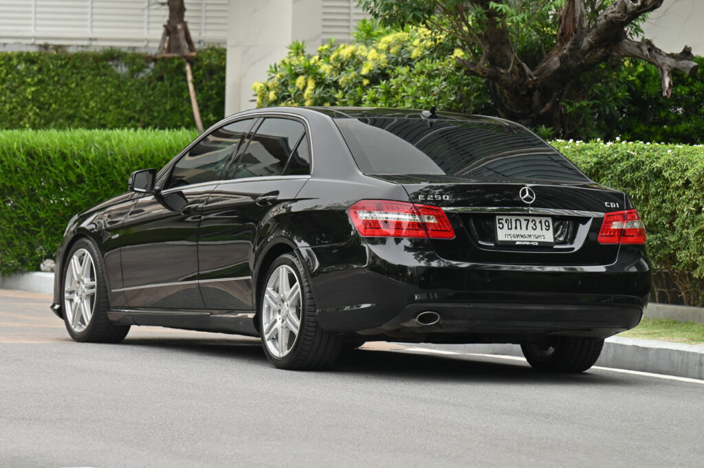 ขาย Benz W212 E 250 CDI AMG Sport Package เกียร์คอ มีหลังคา Panoramic เต็มบาน รถสวยมากสภาพดีเยี่ยม
