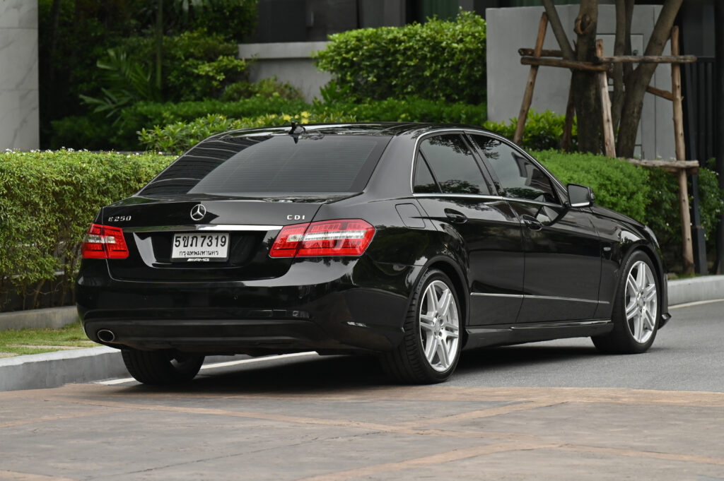 ขาย Benz W212 E 250 CDI AMG Sport Package เกียร์คอ มีหลังคา Panoramic เต็มบาน รถสวยมากสภาพดีเยี่ยม