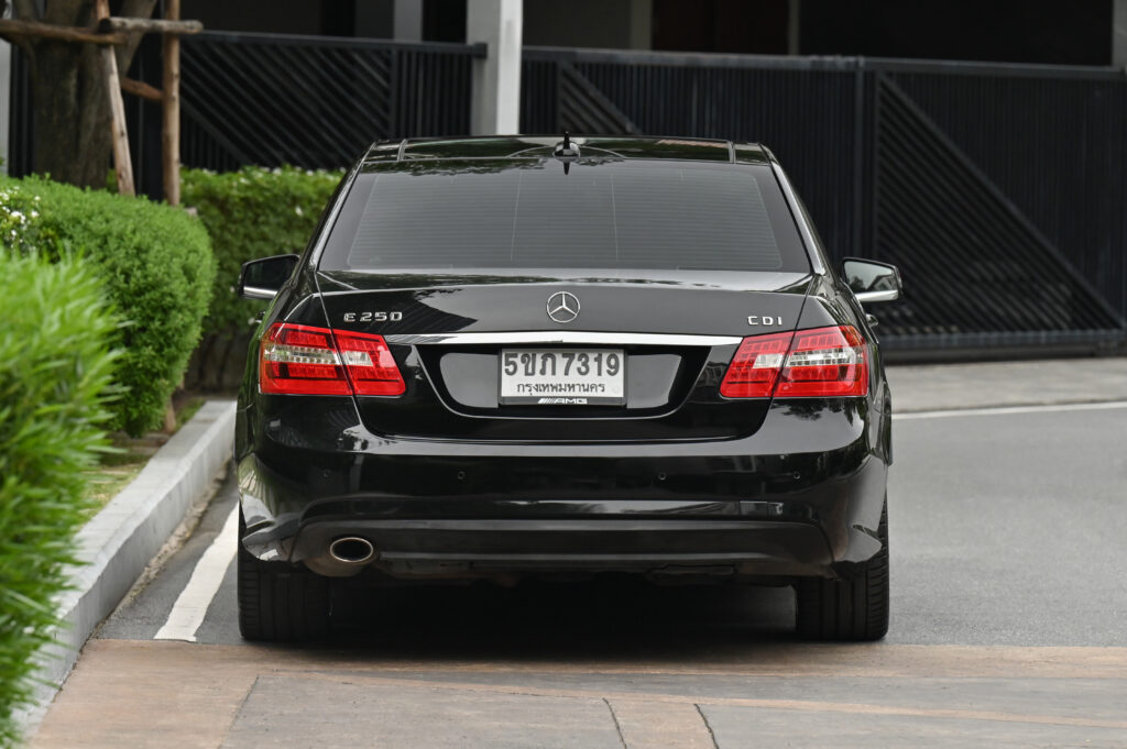 ขาย Benz W212 E 250 CDI AMG Sport Package เกียร์คอ มีหลังคา Panoramic เต็มบาน รถสวยมากสภาพดีเยี่ยม