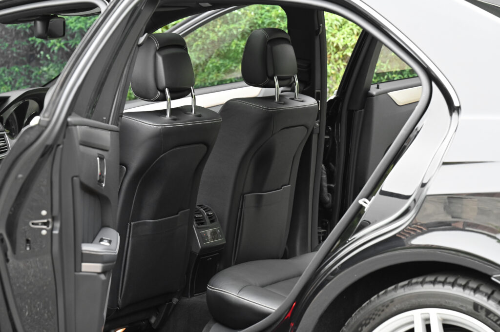 ขาย Benz W212 E 250 CDI AMG Sport Package เกียร์คอ มีหลังคา Panoramic เต็มบาน รถสวยมากสภาพดีเยี่ยม