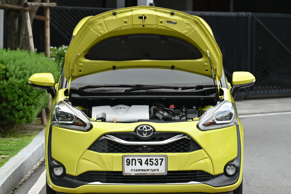 66,890 km Sienta 1.5V รุ่น TOP สีเขียว Citrus Mica Metallic สวยมากๆ รถบ้านมือเดียวสภาพดีเยี่ยมครับ