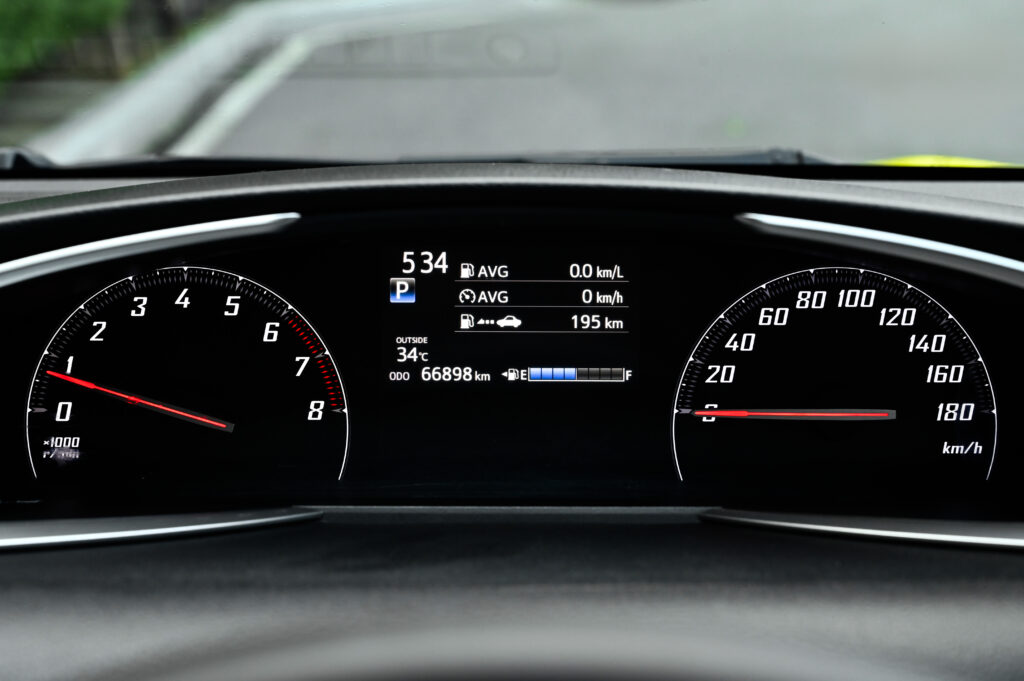 66,890 km Sienta 1.5V รุ่น TOP สีเขียว Citrus Mica Metallic สวยมากๆ รถบ้านมือเดียวสภาพดีเยี่ยมครับ