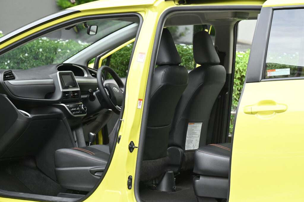 66,890 km Sienta 1.5V รุ่น TOP สีเขียว Citrus Mica Metallic สวยมากๆ รถบ้านมือเดียวสภาพดีเยี่ยมครับ