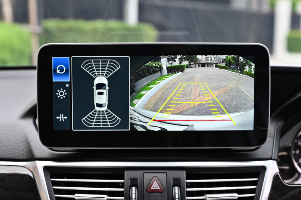 70,393 km BENZ W212 E250 CDI AMG SPORTS PACKAGE เกียร์คอพวงมาลัย 7 SPEED ที่คุณๆชื่นชอบครับ