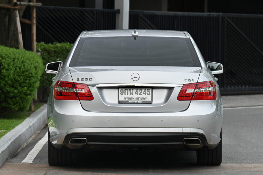 70,393 km BENZ W212 E250 CDI AMG SPORTS PACKAGE เกียร์คอพวงมาลัย 7 SPEED ที่คุณๆชื่นชอบครับ