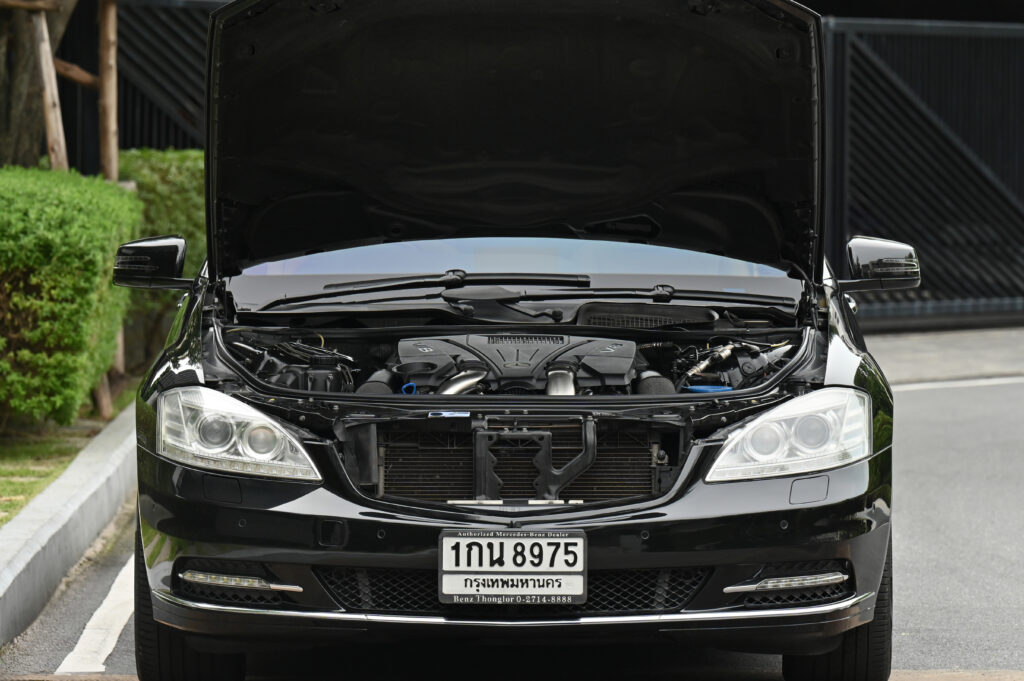 80,000 km BENZ S500 L W221 FACELIFT V8-GASOLINE ENGINE M278 4.6 LITER 435 hp 7-SPEED