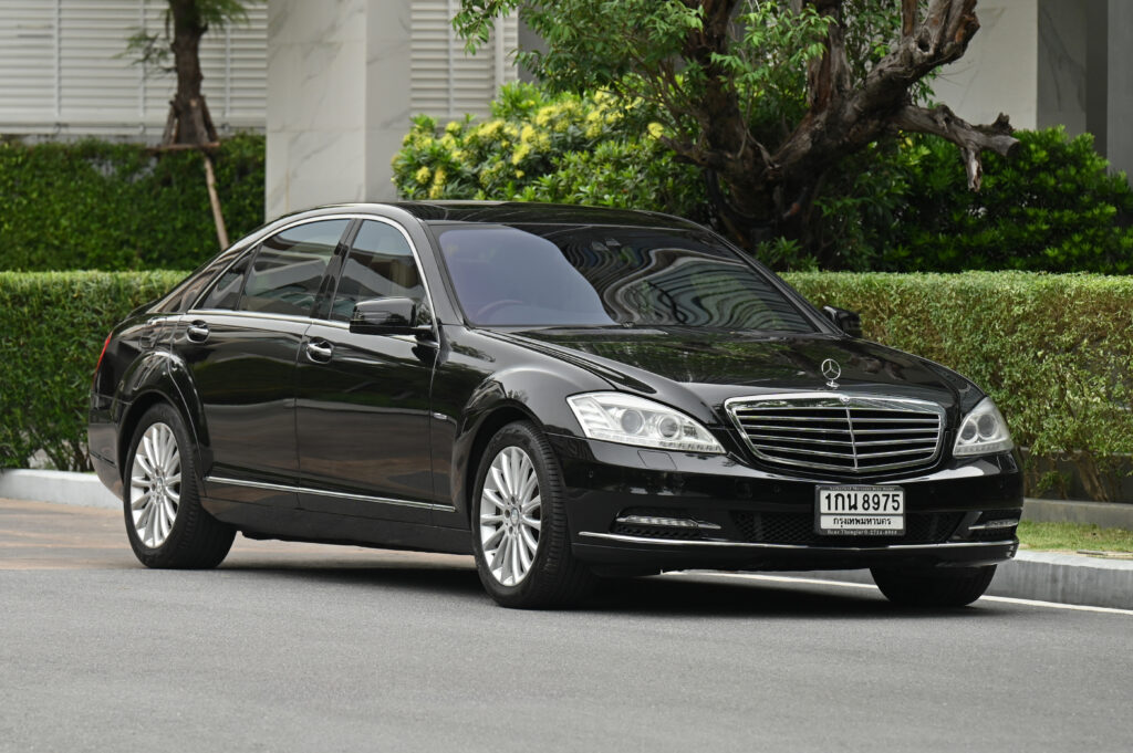 80,000 km BENZ S500 L W221 FACELIFT V8-GASOLINE ENGINE M278 4.6 LITER 435 hp 7-SPEED