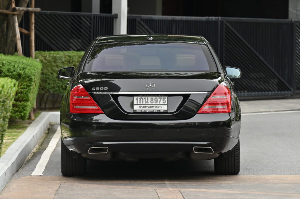 80,000 km BENZ S500 L W221 FACELIFT V8-GASOLINE ENGINE M278 4.6 LITER 435 hp 7-SPEED