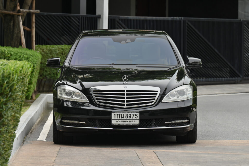80,000 km BENZ S500 L W221 FACELIFT V8-GASOLINE ENGINE M278 4.6 LITER 435 hp 7-SPEED