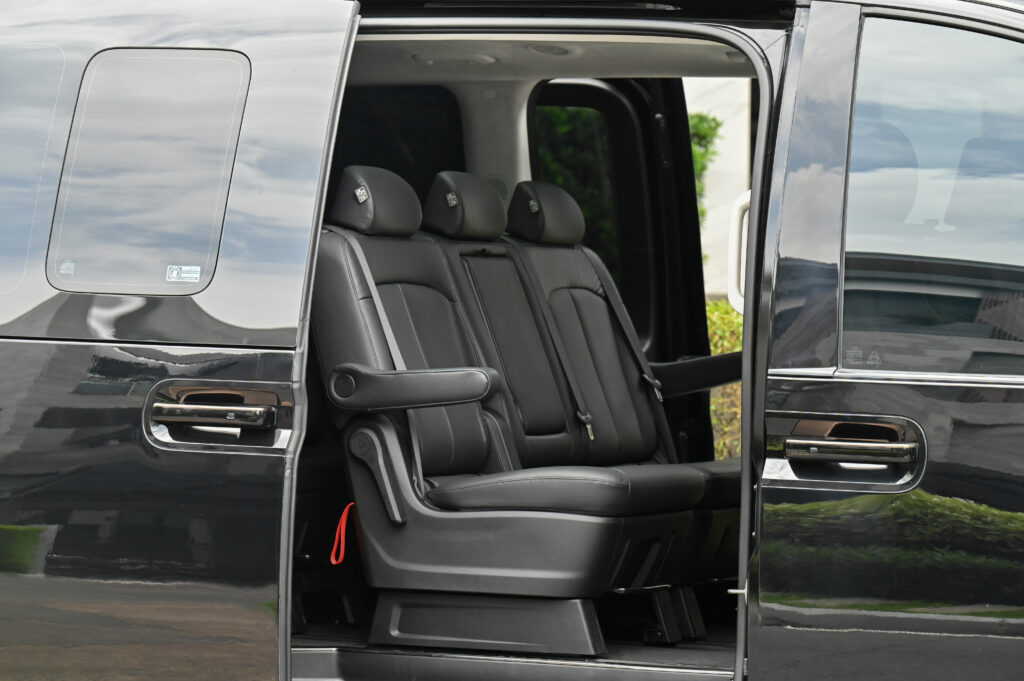 55,791 km Hyundai Staria PREMIUM 2.2 รุ่น TOP สุด หลังคา Sunroof รถบ้านซื้อเงินสดมือเดียวสภาพดีมาก