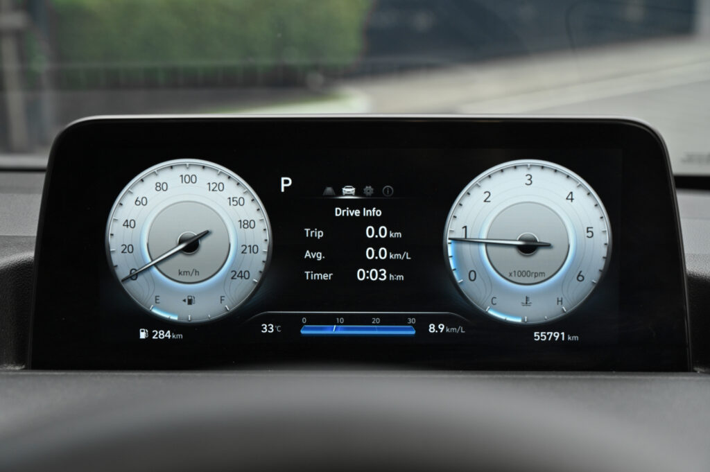 55,791 km Hyundai Staria PREMIUM 2.2 รุ่น TOP สุด หลังคา Sunroof รถบ้านซื้อเงินสดมือเดียวสภาพดีมาก