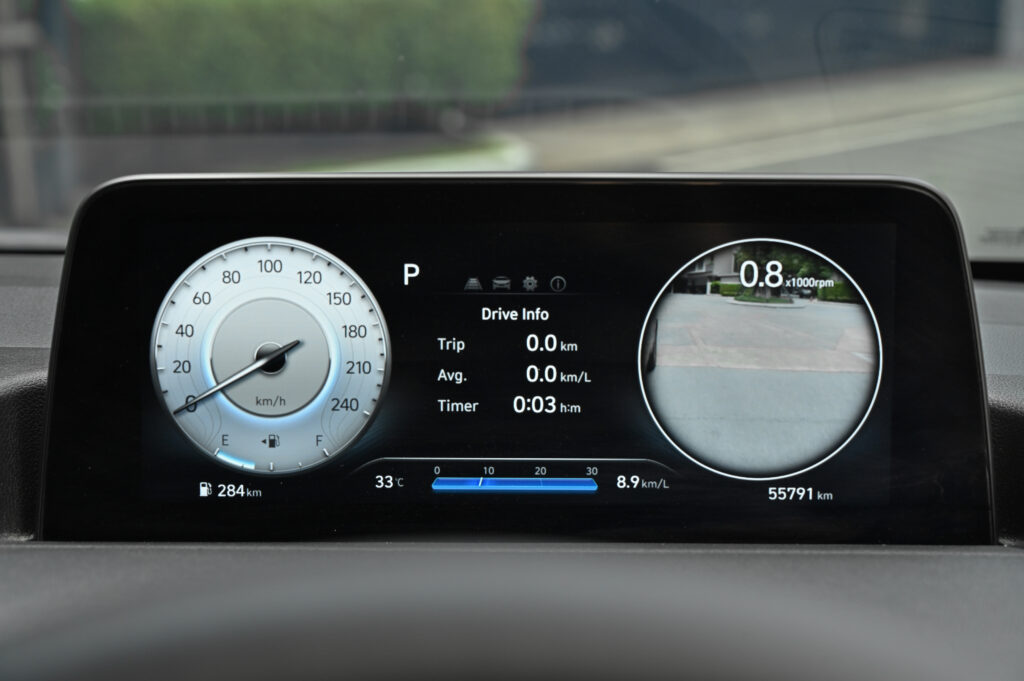 55,791 km Hyundai Staria PREMIUM 2.2 รุ่น TOP สุด หลังคา Sunroof รถบ้านซื้อเงินสดมือเดียวสภาพดีมาก