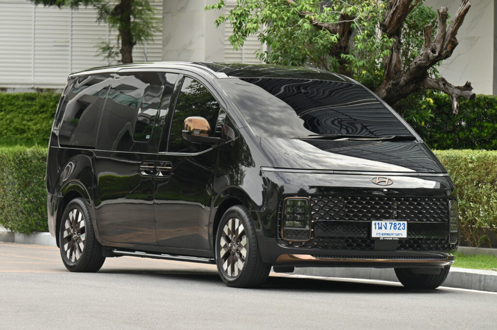 55,791 km Hyundai Staria PREMIUM 2.2 รุ่น TOP สุด หลังคา Sunroof รถบ้านซื้อเงินสดมือเดียวสภาพดีมาก