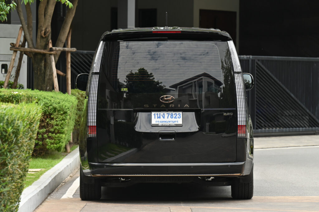 55,791 km Hyundai Staria PREMIUM 2.2 รุ่น TOP สุด หลังคา Sunroof รถบ้านซื้อเงินสดมือเดียวสภาพดีมาก