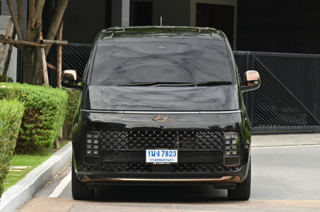 55,791 km Hyundai Staria PREMIUM 2.2 รุ่น TOP สุด หลังคา Sunroof รถบ้านซื้อเงินสดมือเดียวสภาพดีมาก