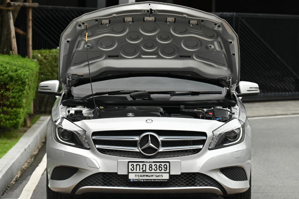 9,915 km BENZ A180 W176 รถบ้านมือเดียวซื้อเงินสด ออกรถที่ศูนย์เบนซ์เค้งหงส์ทองเมื่อวันที่ 16/05/14