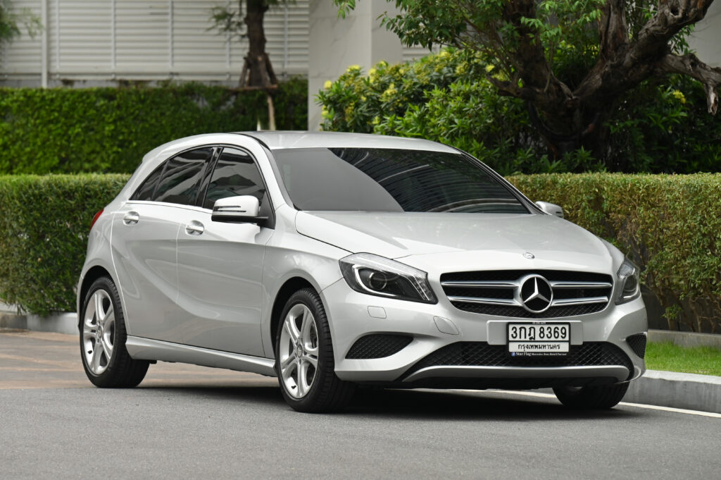 9,915 km BENZ A180 W176 รถบ้านมือเดียวซื้อเงินสด ออกรถที่ศูนย์เบนซ์เค้งหงส์ทองเมื่อวันที่ 16/05/14
