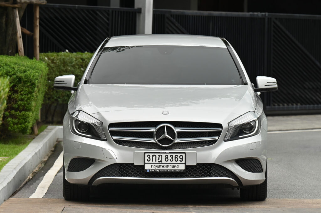 9,915 km BENZ A180 W176 รถบ้านมือเดียวซื้อเงินสด ออกรถที่ศูนย์เบนซ์เค้งหงส์ทองเมื่อวันที่ 16/05/14
