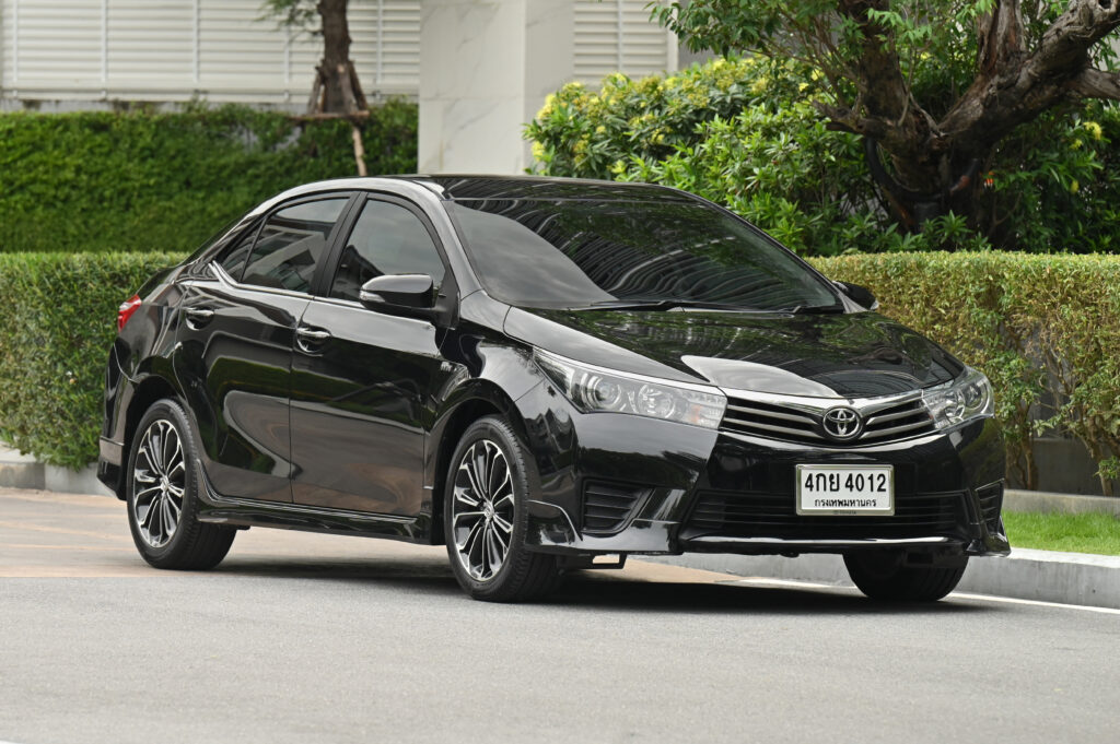 70,787 km ขาย Corolla ALTIS 1.8 ESPORT รถบ้านสวยมากสภาพดี ใช้งานน้อย ขับดีเยี่ยมครับ
