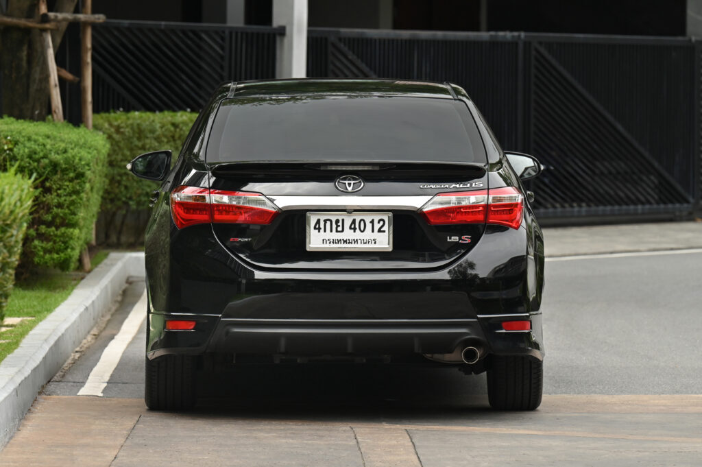 70,787 km ขาย Corolla ALTIS 1.8 ESPORT รถบ้านสวยมากสภาพดี ใช้งานน้อย ขับดีเยี่ยมครับ