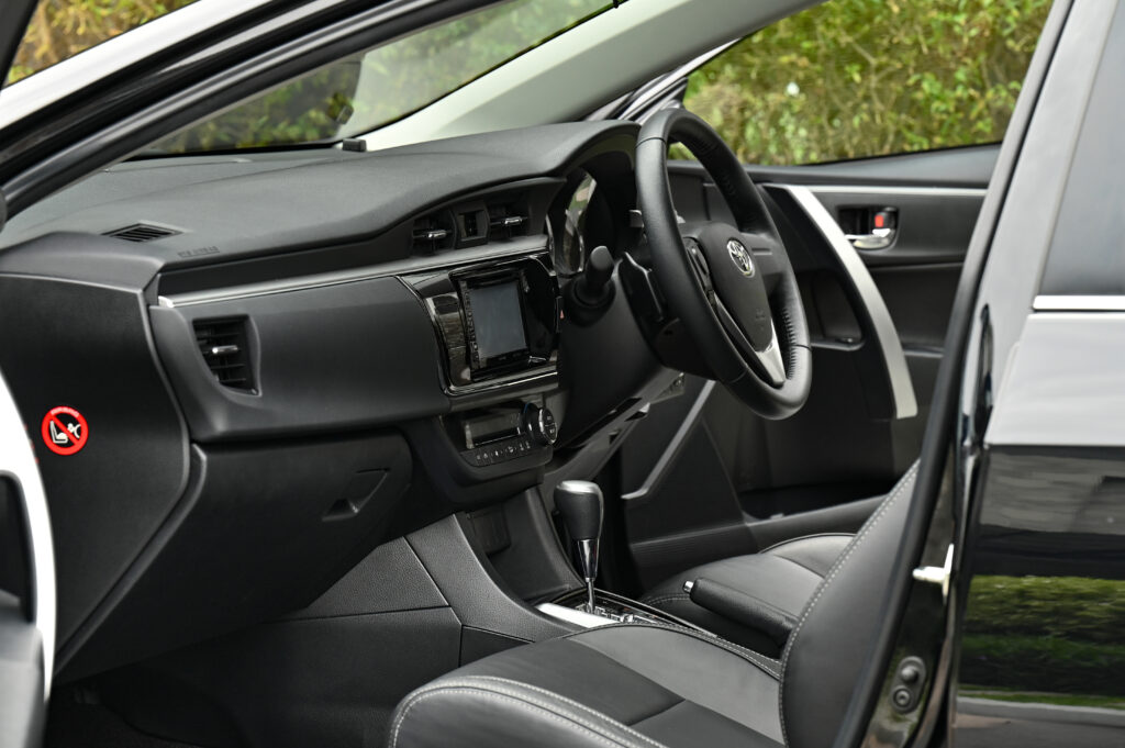 70,787 km ขาย Corolla ALTIS 1.8 ESPORT รถบ้านสวยมากสภาพดี ใช้งานน้อย ขับดีเยี่ยมครับ