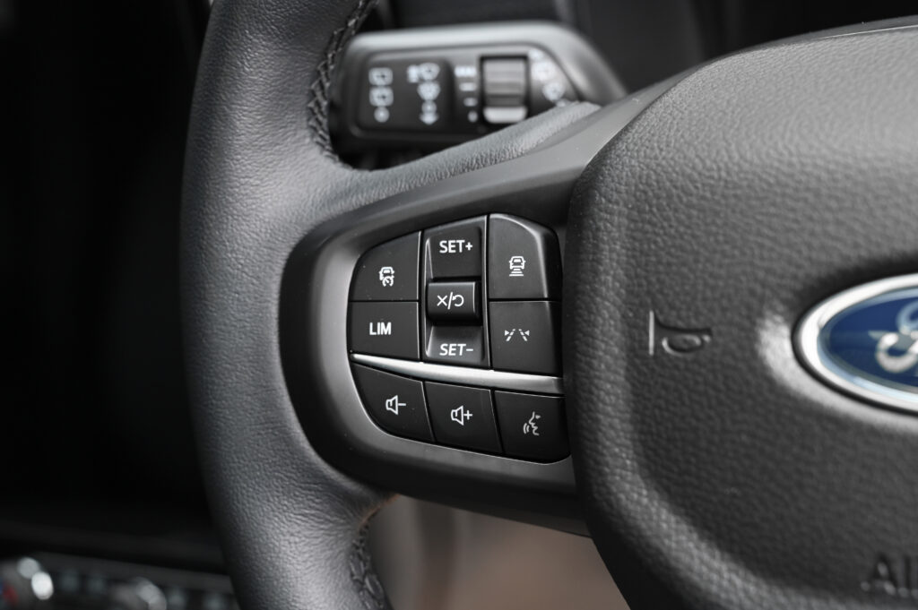 11,243 km Ford EVEREST 2.0 Bi-Turbo Titanium+ 4WD ออกรถเดือน 05/24 ใหม่ที่สุดในตลาดสภาพป้ายแดงครับ