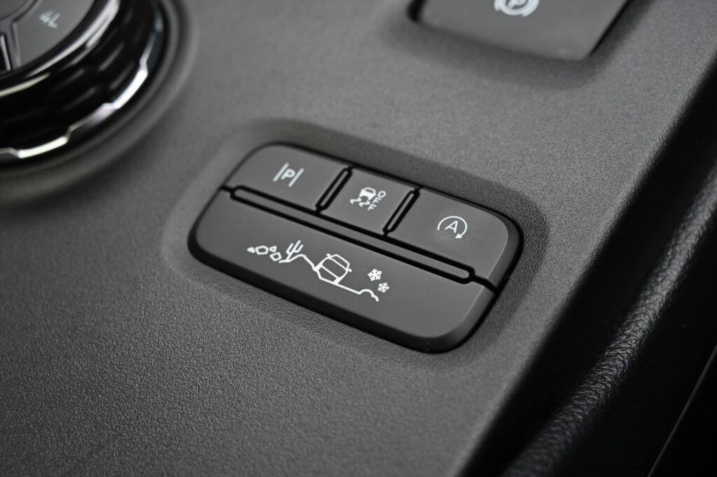 11,243 km Ford EVEREST 2.0 Bi-Turbo Titanium+ 4WD ออกรถเดือน 05/24 ใหม่ที่สุดในตลาดสภาพป้ายแดงครับ