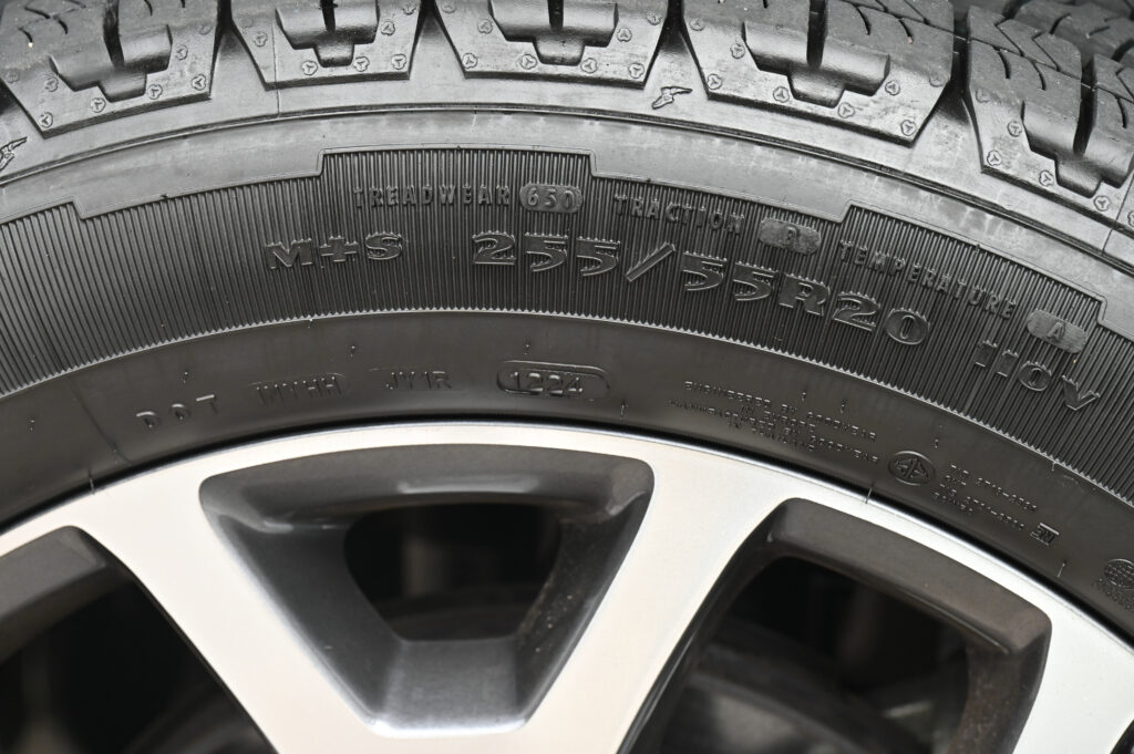 11,243 km Ford EVEREST 2.0 Bi-Turbo Titanium+ 4WD ออกรถเดือน 05/24 ใหม่ที่สุดในตลาดสภาพป้ายแดงครับ