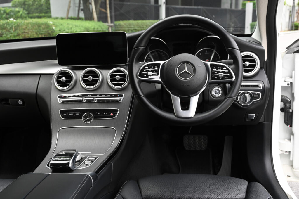 Mercedes-Benz C 220 d ปี 19 ดีเซลเทอร์โบ W205 Facelift ไม่มีอุบัติเหตุ เซอร์วิสประวัติศูนย์ทุกะระยะ