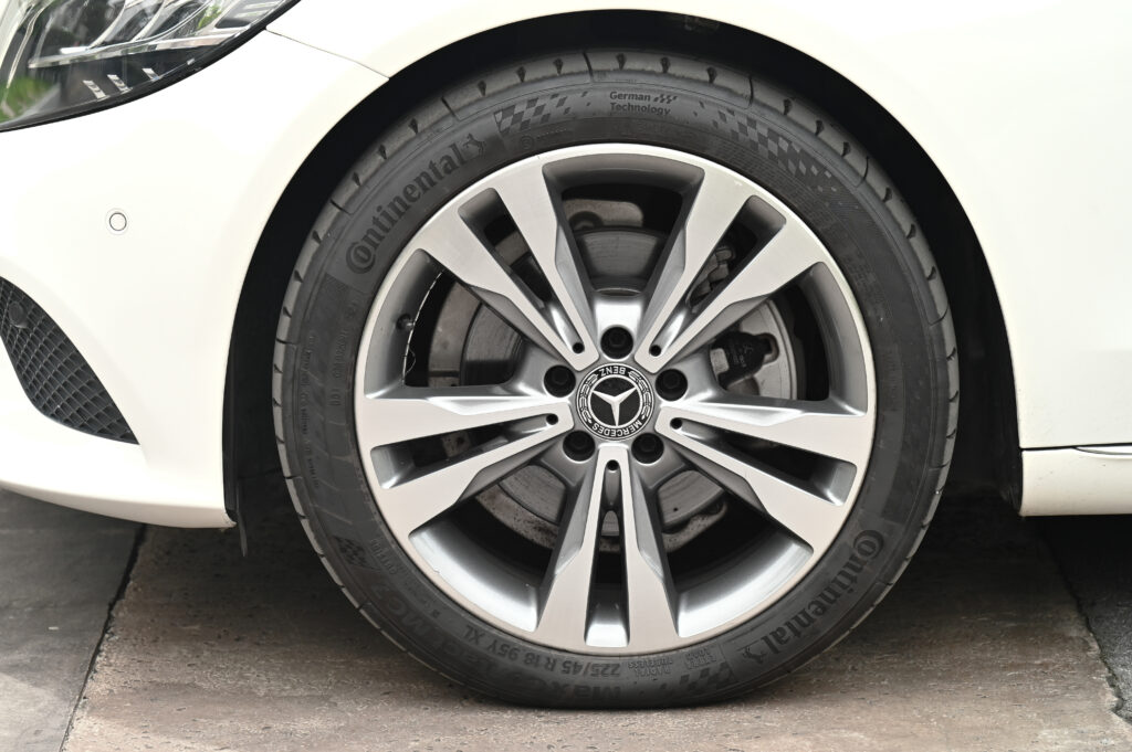 Mercedes-Benz C 220 d ปี 19 ดีเซลเทอร์โบ W205 Facelift ไม่มีอุบัติเหตุ เซอร์วิสประวัติศูนย์ทุกะระยะ
