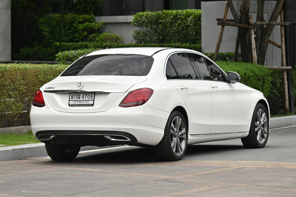 Mercedes-Benz C 220 d ปี 19 ดีเซลเทอร์โบ W205 Facelift ไม่มีอุบัติเหตุ เซอร์วิสประวัติศูนย์ทุกะระยะ