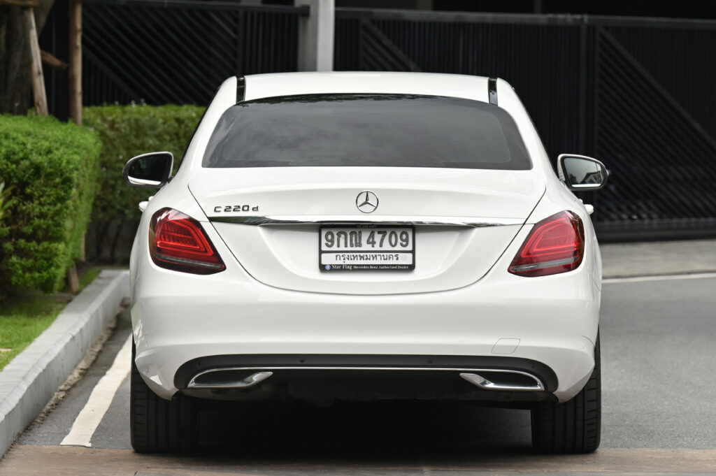 Mercedes-Benz C 220 d ปี 19 ดีเซลเทอร์โบ W205 Facelift ไม่มีอุบัติเหตุ เซอร์วิสประวัติศูนย์ทุกะระยะ