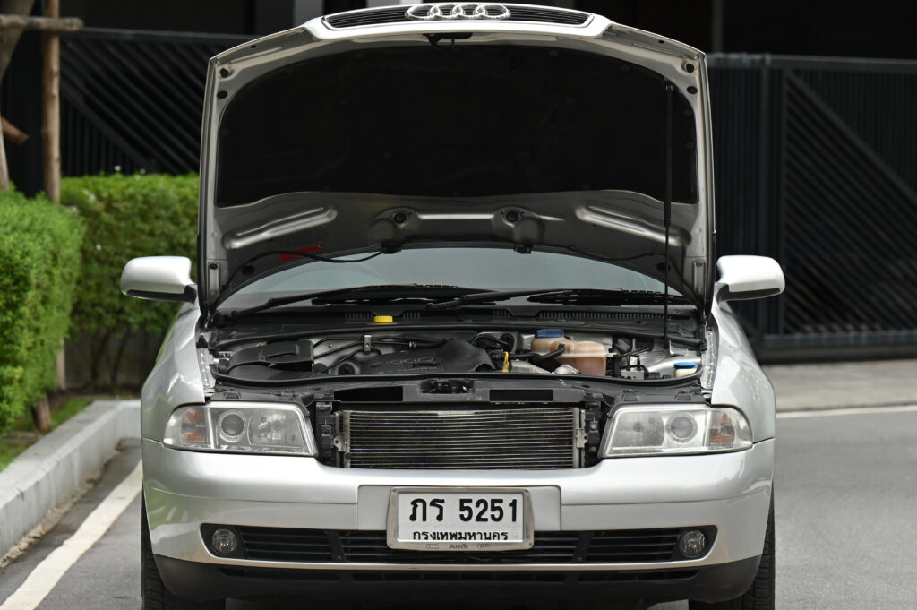 69,921 km Audi A4 1.8 Turbo ปี 2001 ที่เยี่ยมยอดที่สุดของยุคนั้นครับ