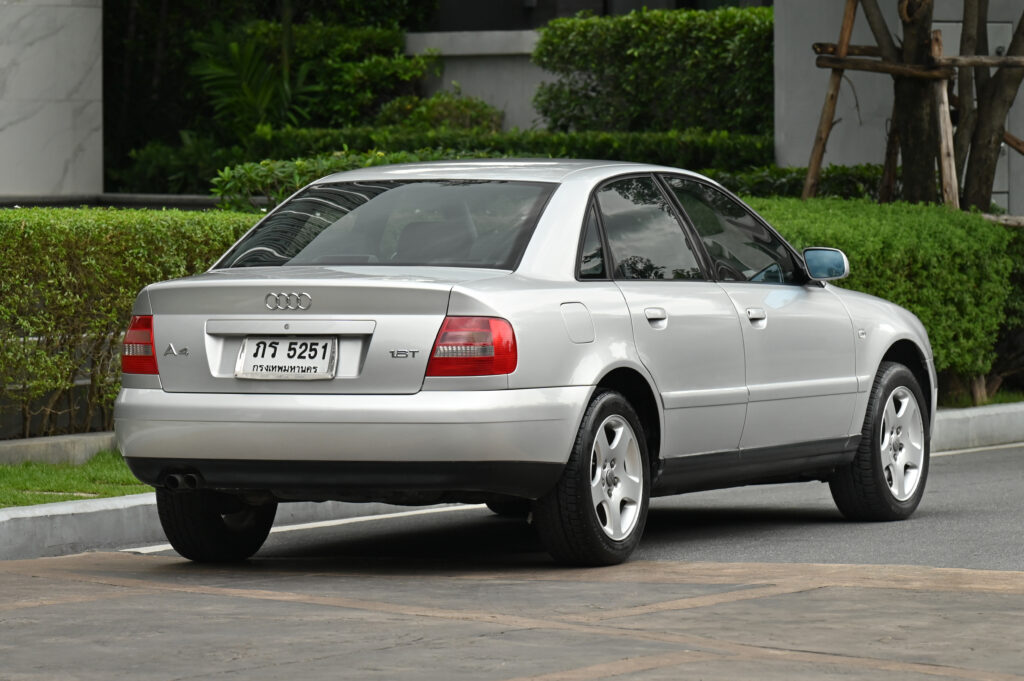 69,921 km Audi A4 1.8 Turbo ปี 2001 ที่เยี่ยมยอดที่สุดของยุคนั้นครับ