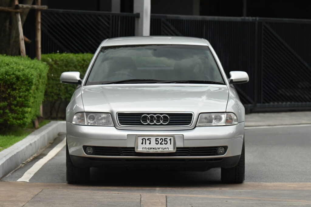 69,921 km Audi A4 1.8 Turbo ปี 2001 ที่เยี่ยมยอดที่สุดของยุคนั้นครับ
