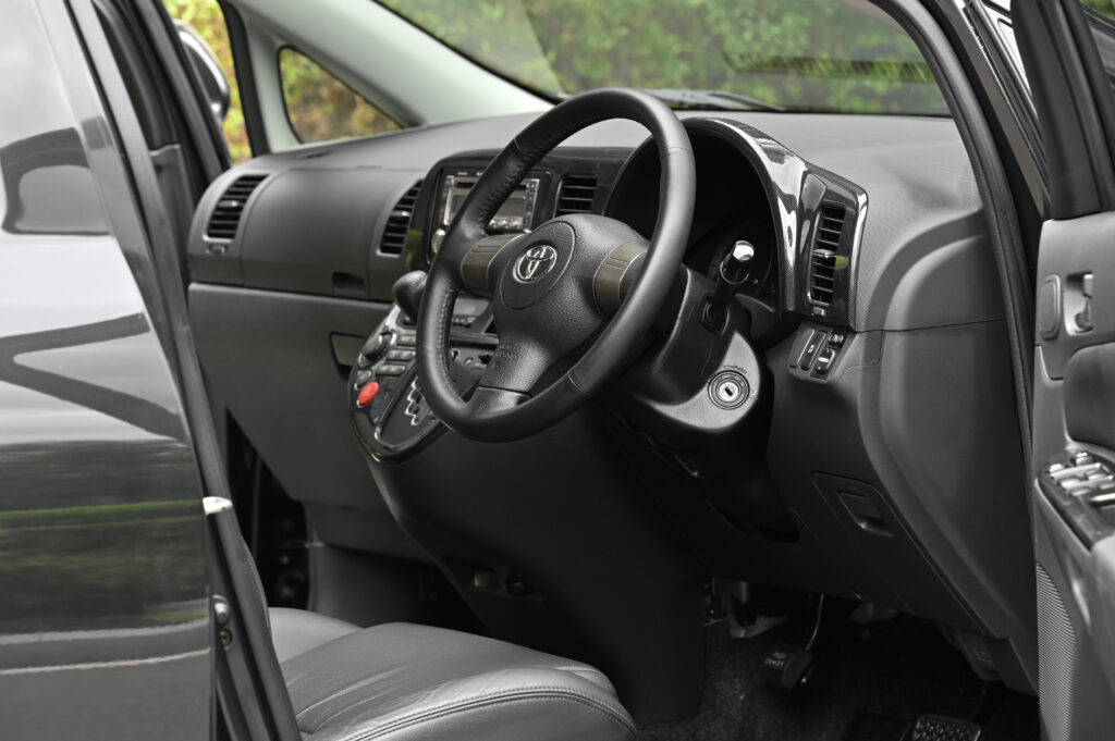 97,526 km Toyota Wish 2.0Q รถบ้านมือเดียวซื้อเงินสดสภาพดี มีประวัติศูนย์โตโยต้า
