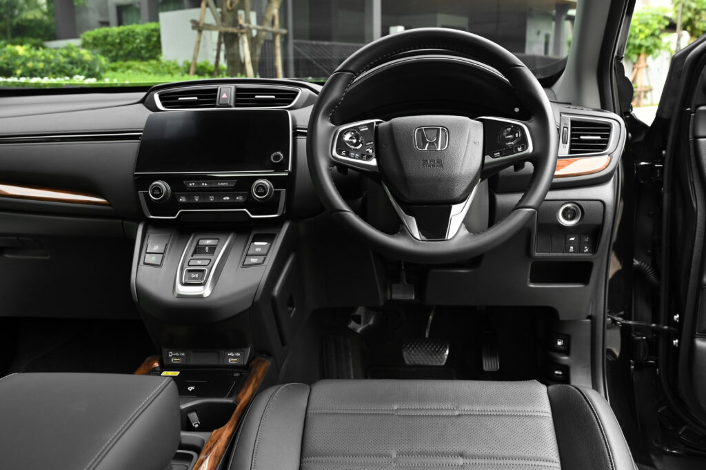 45,289 km CR-V ดีเซล 1.6 DT-EL 4WD 7 ที่นั่ง รุ่น TOP สุด Minor Change หลังคา Panoramic รถบ้านสภาพดี