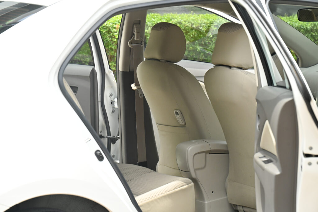 ขายรถ Toyota Vios 1.5 E Minorchange ปี 2013 รถบ้านมือเดียว สภาพดีพร้อมใช้งานครับ