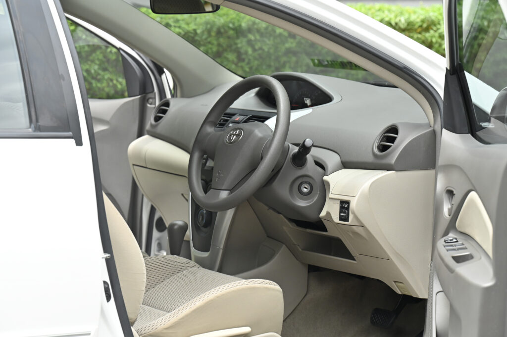 ขายรถ Toyota Vios 1.5 E Minorchange ปี 2013 รถบ้านมือเดียว สภาพดีพร้อมใช้งานครับ