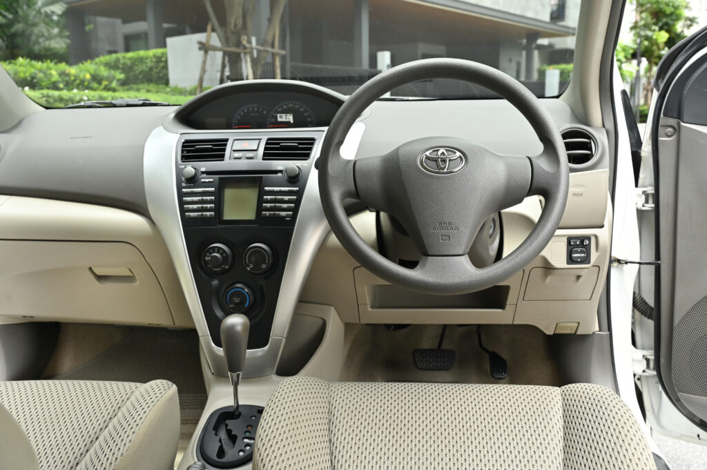 ขายรถ Toyota Vios 1.5 E Minorchange ปี 2013 รถบ้านมือเดียว สภาพดีพร้อมใช้งานครับ