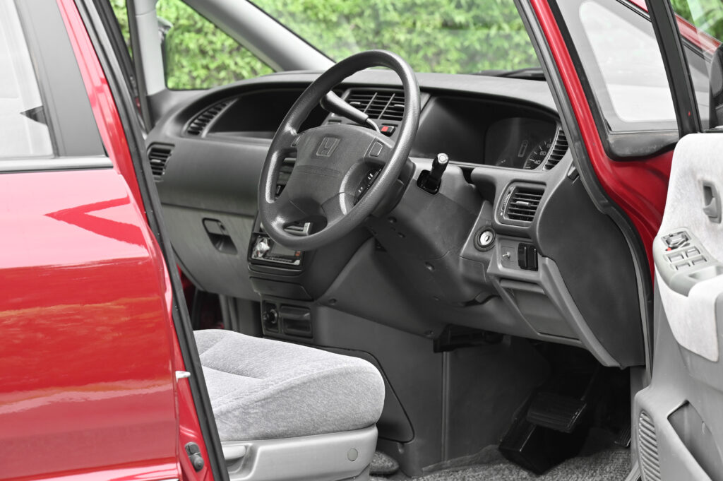 59,138 km ขาย Honda Odyssey 1996 สีแดงสภาพดีครับ