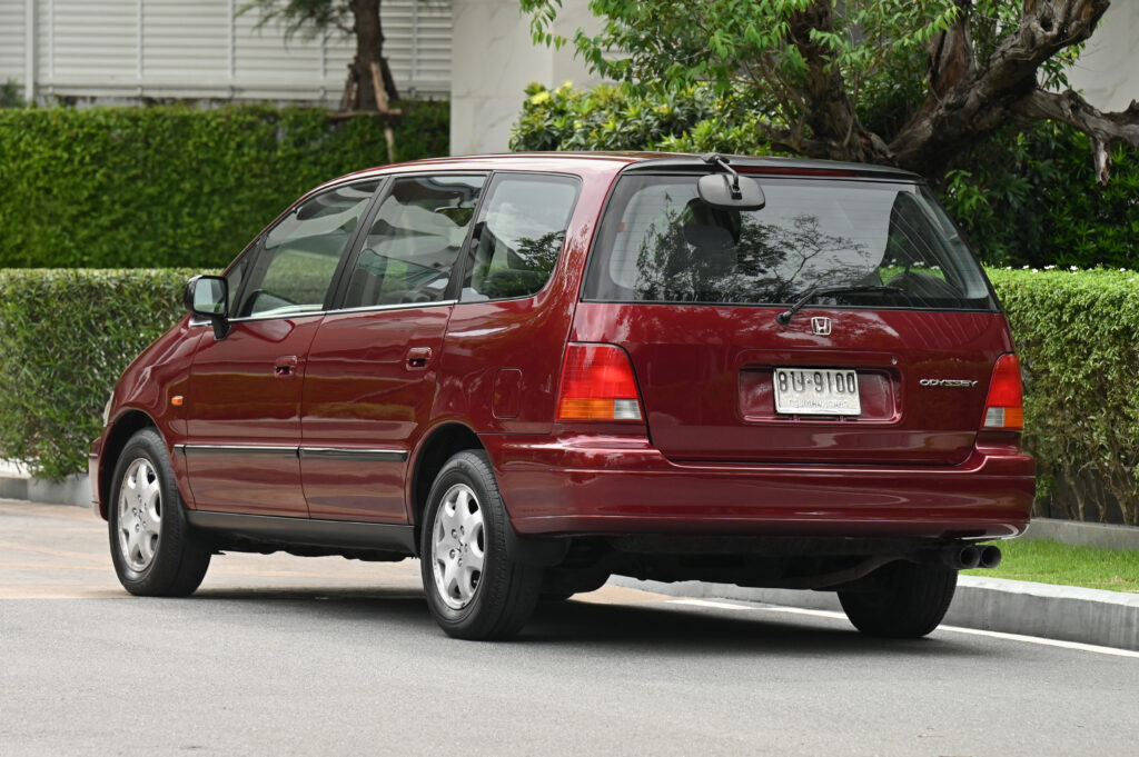 59,138 km ขาย Honda Odyssey 1996 สีแดงสภาพดีครับ