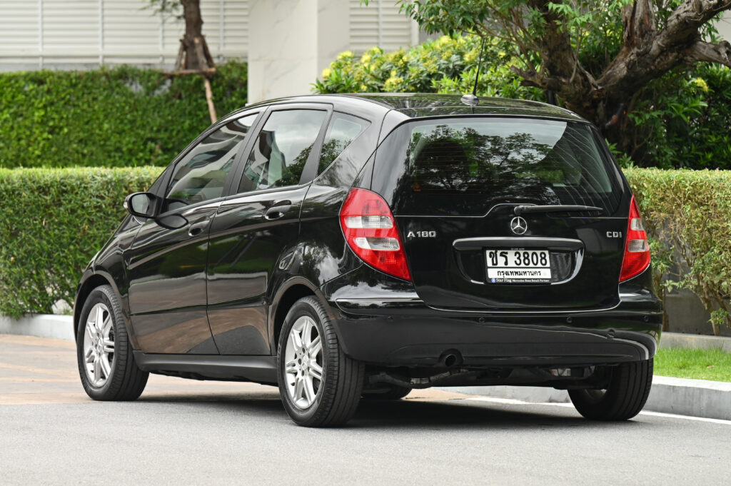 67,230 km BENZ A180 CDI เครื่องยนต์ดีเซล เจ้าของอยู่ซอยศุภราช รถบ้านสภาพดีสวยน่ารักน่าใช้มากครับ