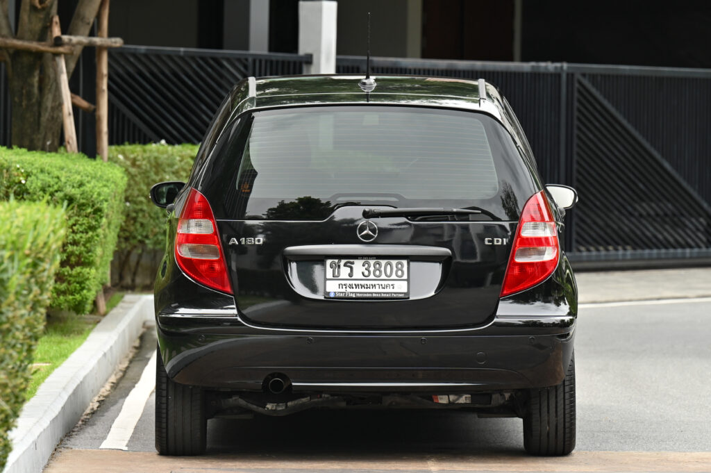 67,230 km BENZ A180 CDI เครื่องยนต์ดีเซล เจ้าของอยู่ซอยศุภราช รถบ้านสภาพดีสวยน่ารักน่าใช้มากครับ
