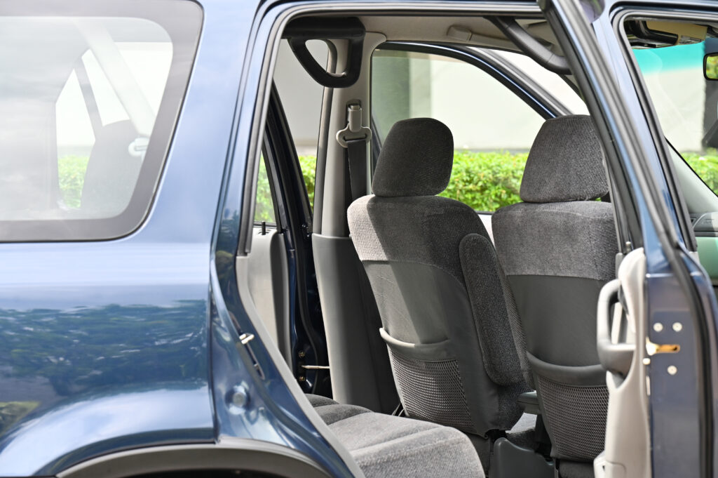 CR-V 2.0 EXi Gen 1 สีน้ำเงิน เกียร์ O/D รถบ้านสภาพดีเยี่ยม เหมาะสำหรับท่านที่ชื่นชอบรถรุ่นนี้ครับ