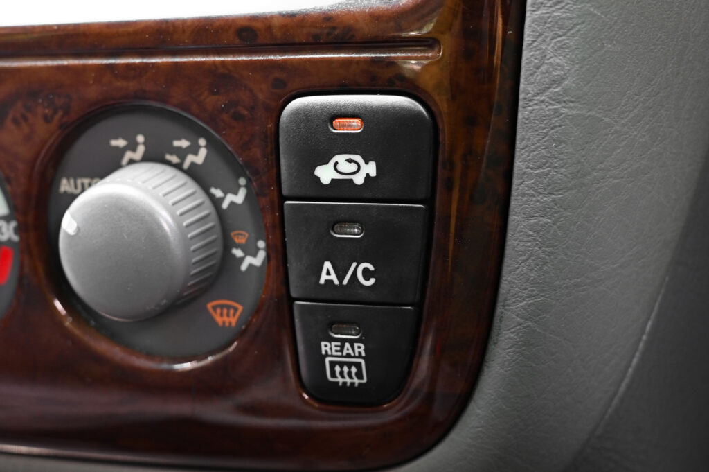 CR-V 2.0 EXi Gen 1 สีน้ำเงิน เกียร์ O/D รถบ้านสภาพดีเยี่ยม เหมาะสำหรับท่านที่ชื่นชอบรถรุ่นนี้ครับ