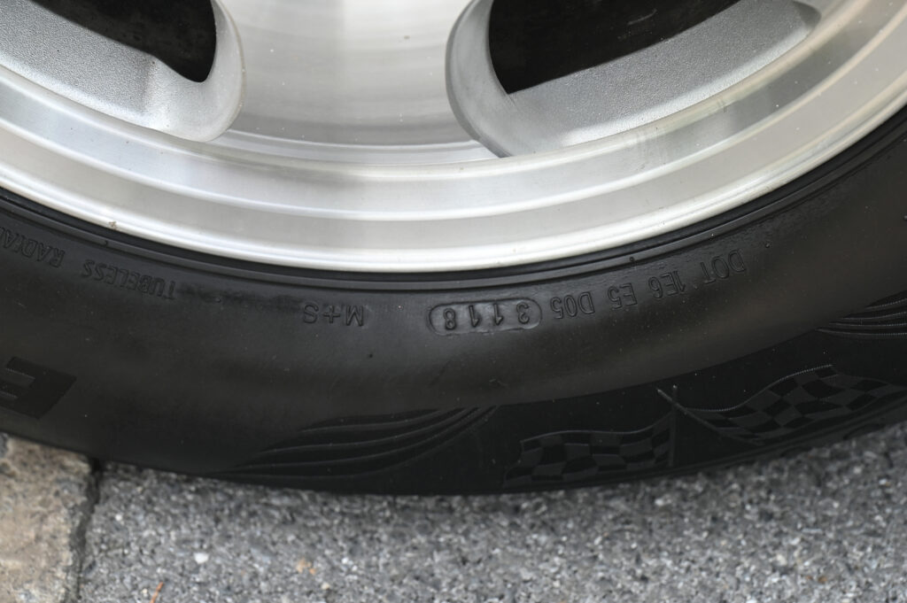 CR-V 2.0 EXi Gen 1 สีน้ำเงิน เกียร์ O/D รถบ้านสภาพดีเยี่ยม เหมาะสำหรับท่านที่ชื่นชอบรถรุ่นนี้ครับ