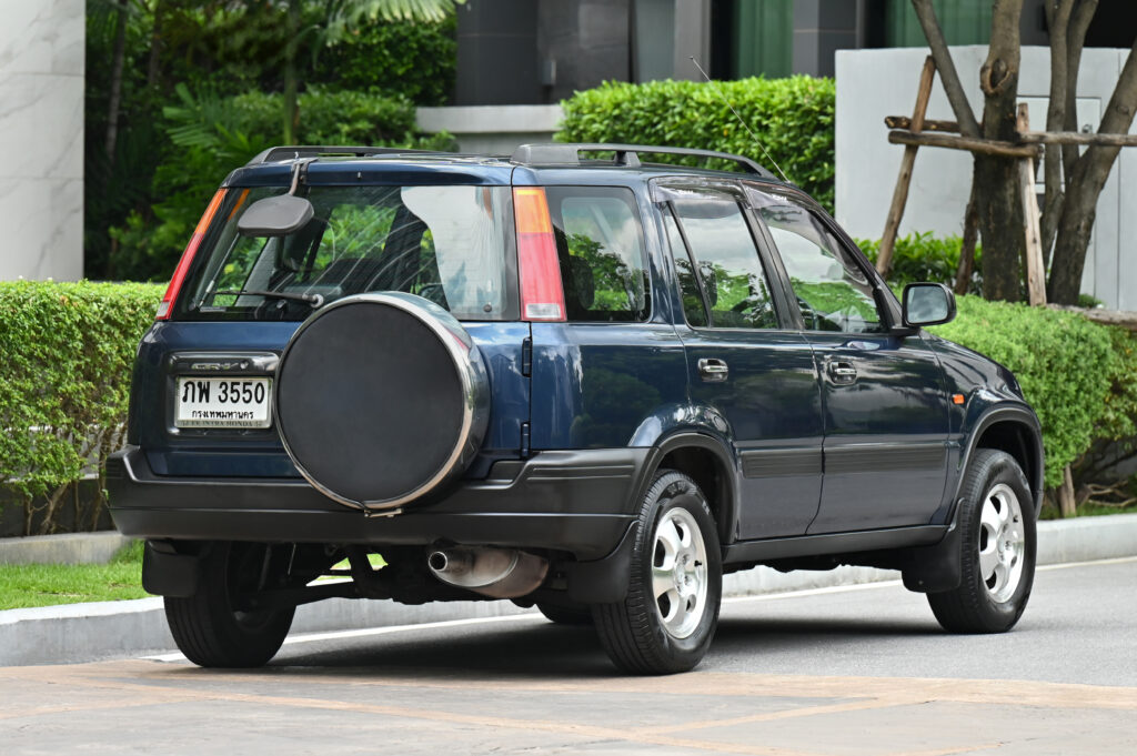 CR-V 2.0 EXi Gen 1 สีน้ำเงิน เกียร์ O/D รถบ้านสภาพดีเยี่ยม เหมาะสำหรับท่านที่ชื่นชอบรถรุ่นนี้ครับ