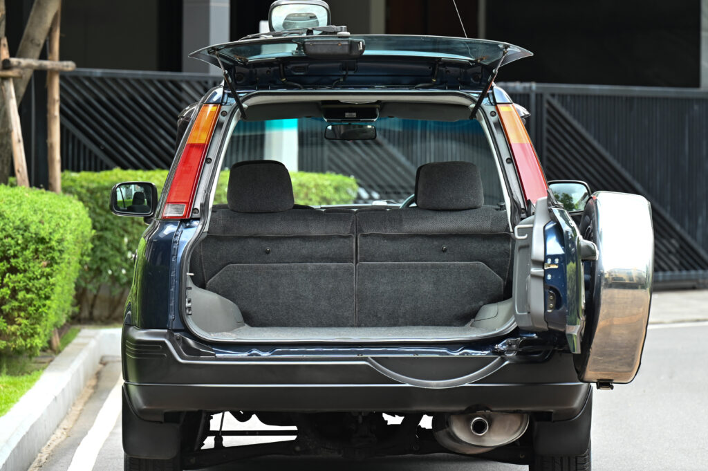 CR-V 2.0 EXi Gen 1 สีน้ำเงิน เกียร์ O/D รถบ้านสภาพดีเยี่ยม เหมาะสำหรับท่านที่ชื่นชอบรถรุ่นนี้ครับ