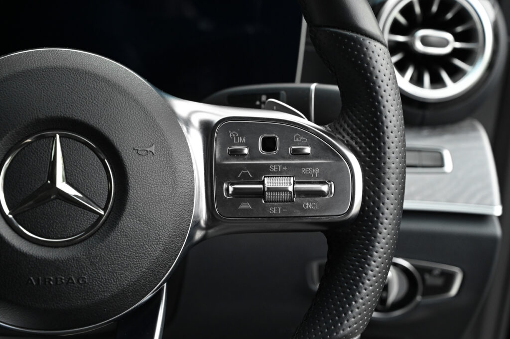 70,323 km Benz CLS 300d AMG Premium รถคุณหมอมือเดียว สวยมากสภาพดีเยี่ยม ประวัติศูนย์เบนซ์ทุกระยะครับ